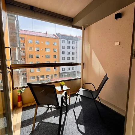 Kotimaailma Apartments, Tammelan Puistokatu 22, Parvekkeellinen Kolmio Appartement Tampere